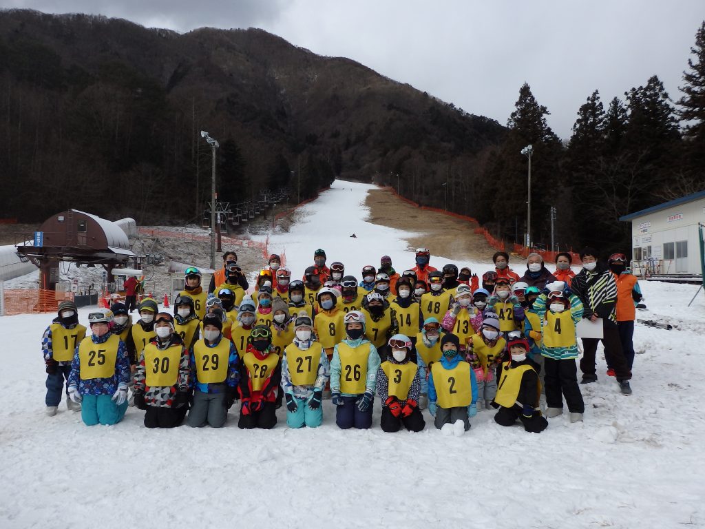 【遅くなりました】かみいな小学生スキー・ボード教室の写真です