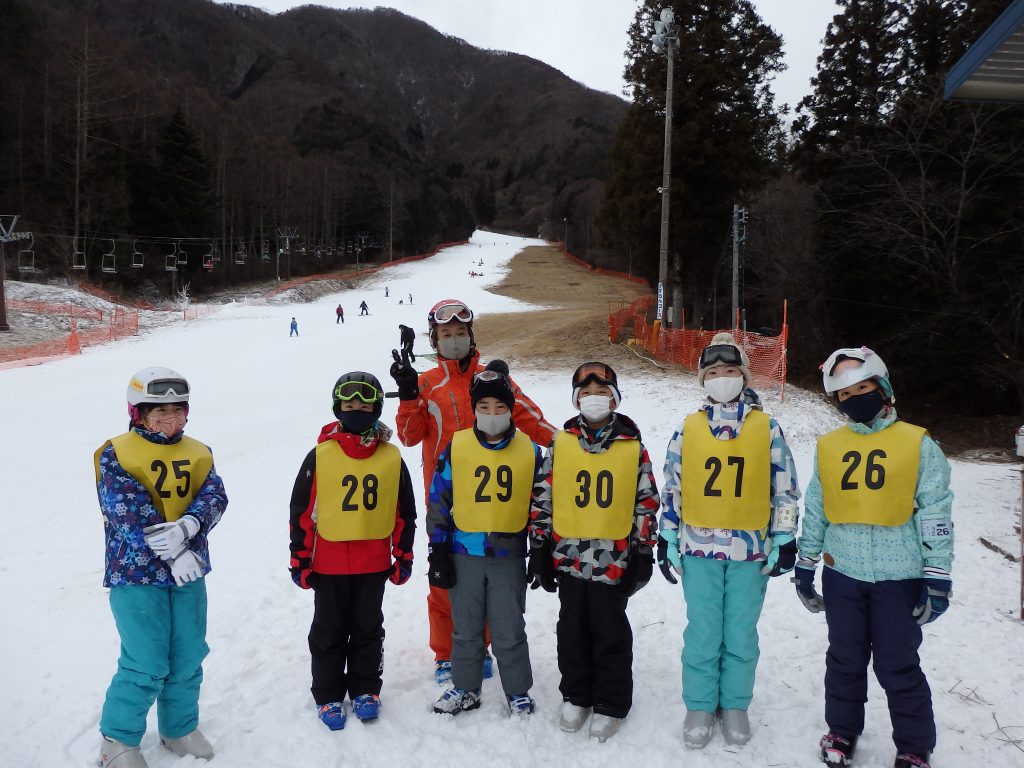 【遅くなりました】かみいな小学生スキー・ボード教室の写真です