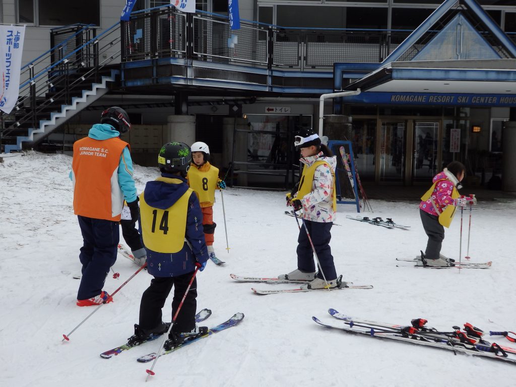 【遅くなりました】かみいな小学生スキー・ボード教室の写真です
