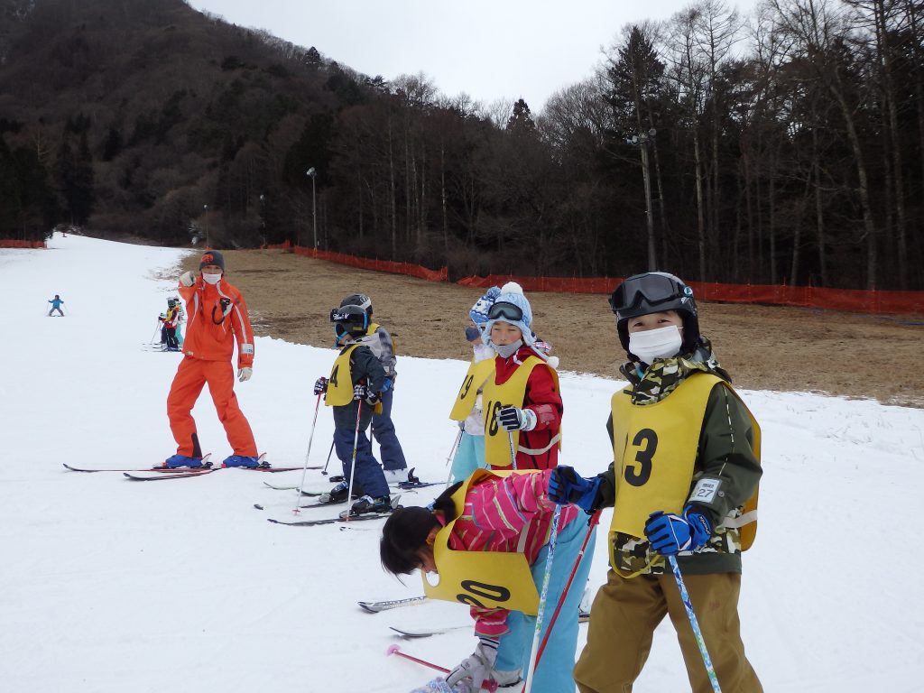 【遅くなりました】かみいな小学生スキー・ボード教室の写真です