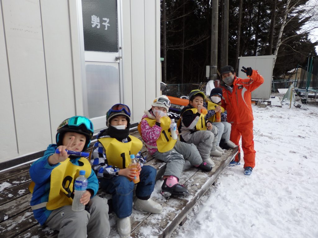 【遅くなりました】かみいな小学生スキー・ボード教室の写真です